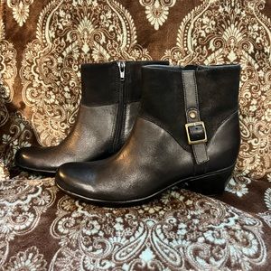 Clark’s 7.5N Black Women’s Bendable Ankle Bootie.
